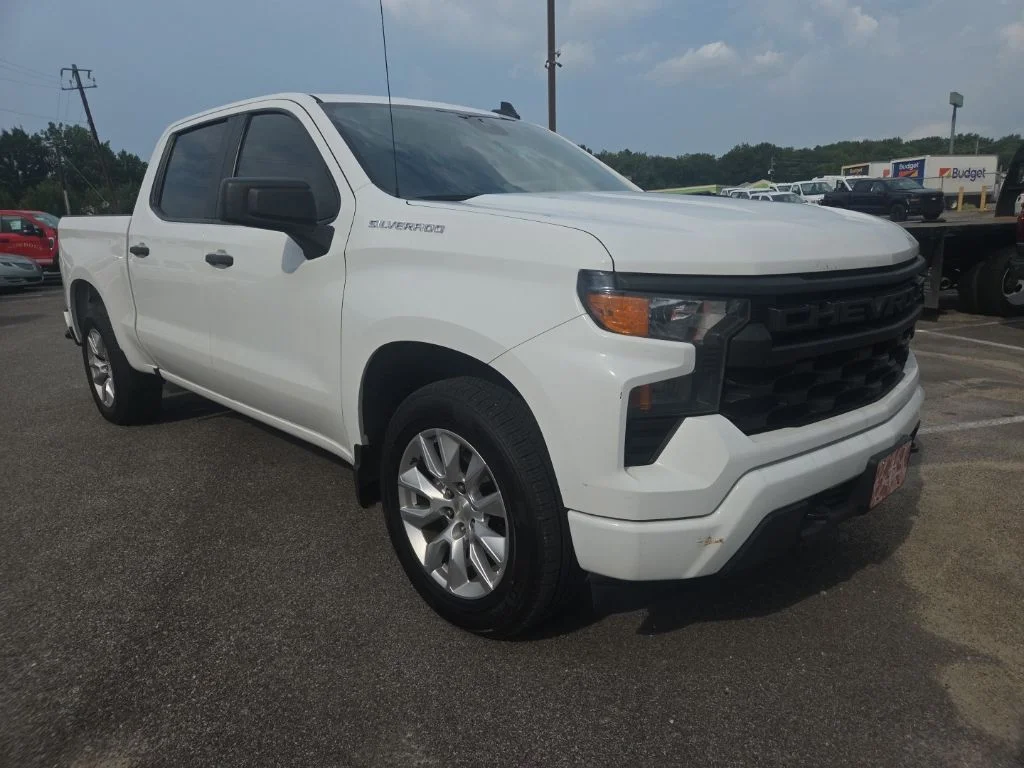 Used 2022 White Chevrolet Custom image 1
