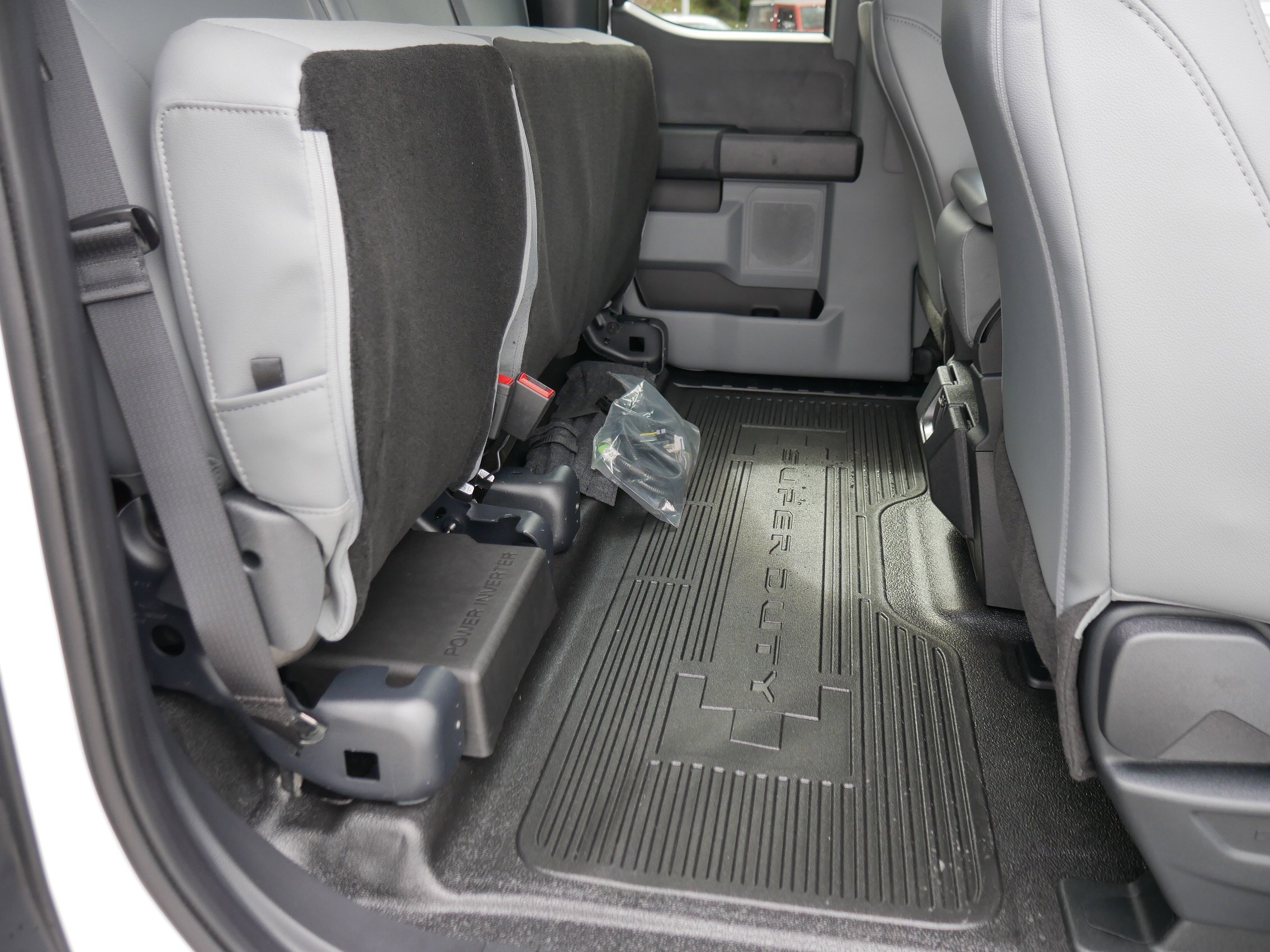 New 2025 Oxford White Ford F-550® XL image 26