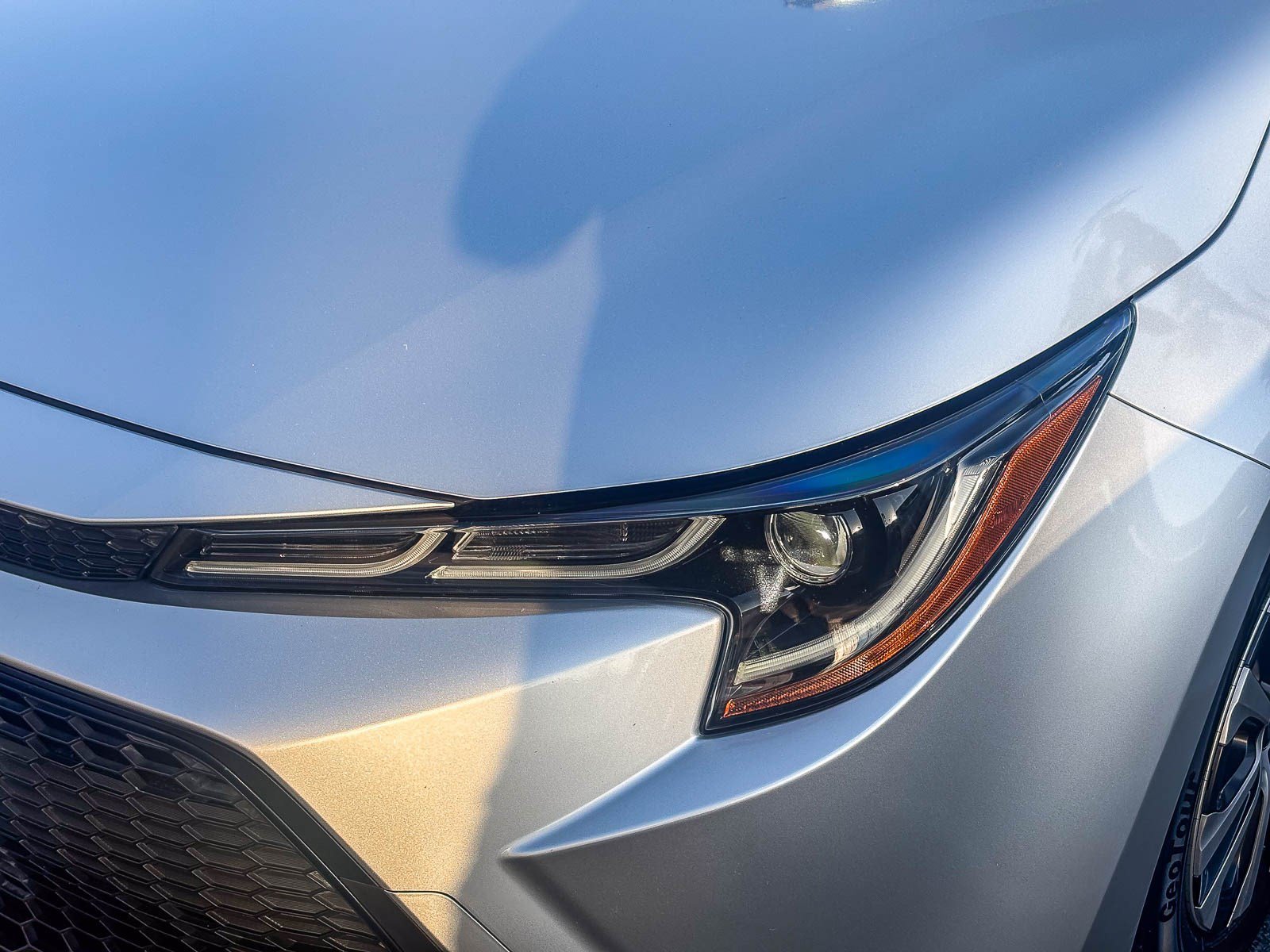 Used 2022 White Toyota Hybrid LE image 8