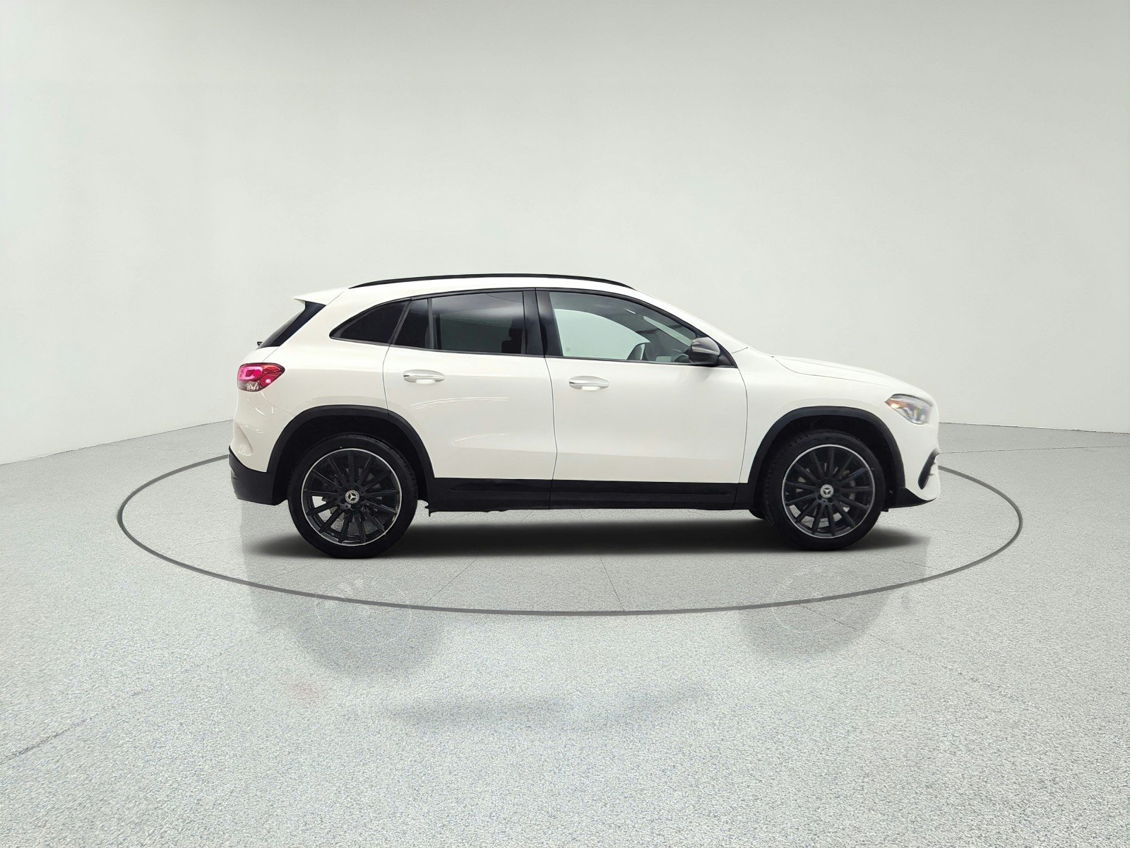 Used 2023 Polar White Mercedes-Benz GLA 250 SUV image 4