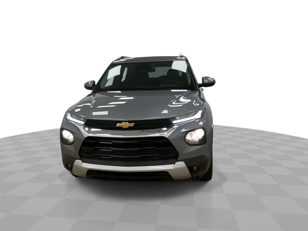Used 2023 Sterling Gray Metallic Chevrolet LT image 4