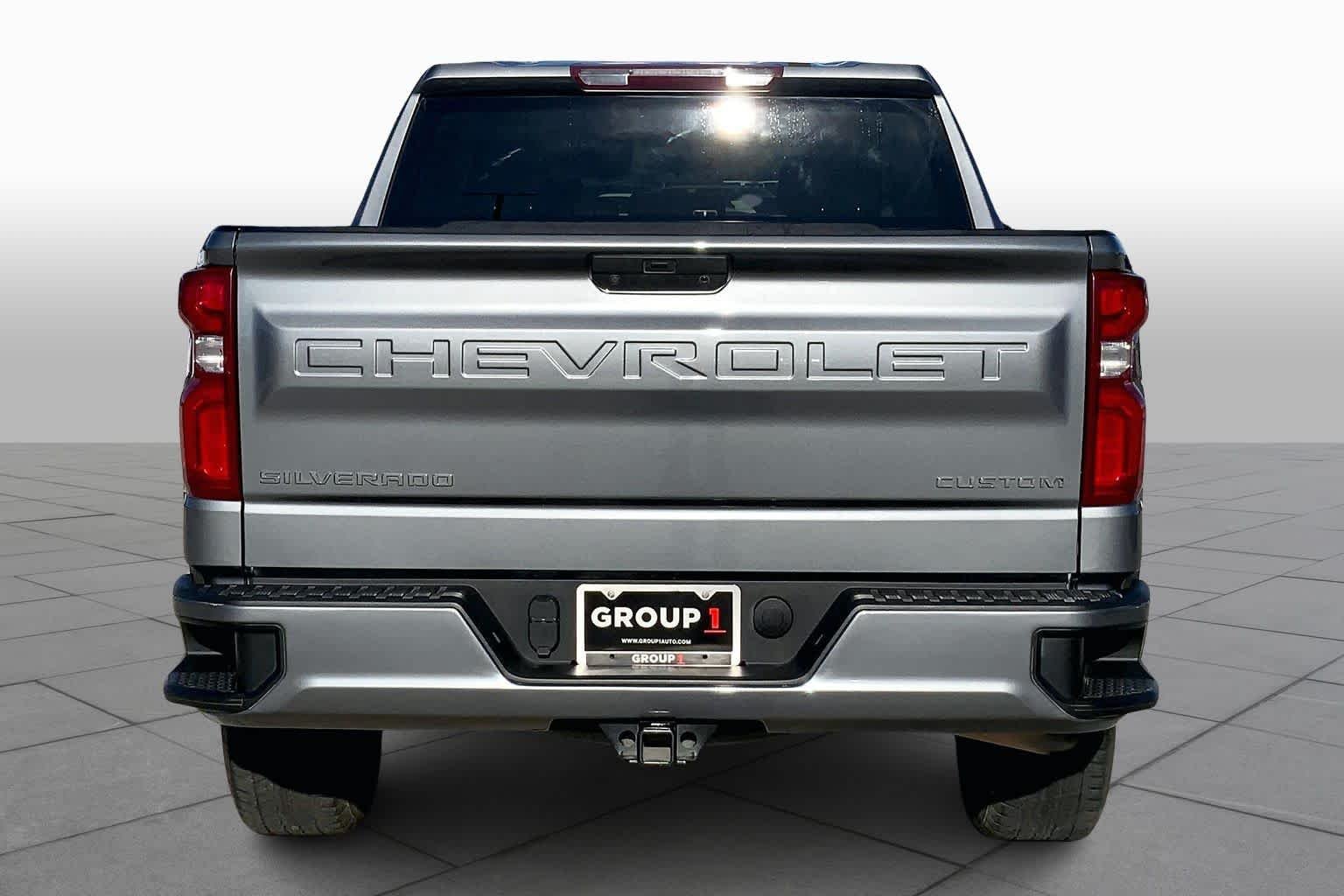 Used 2022 Satin Steel Metallic Chevrolet Custom image 4
