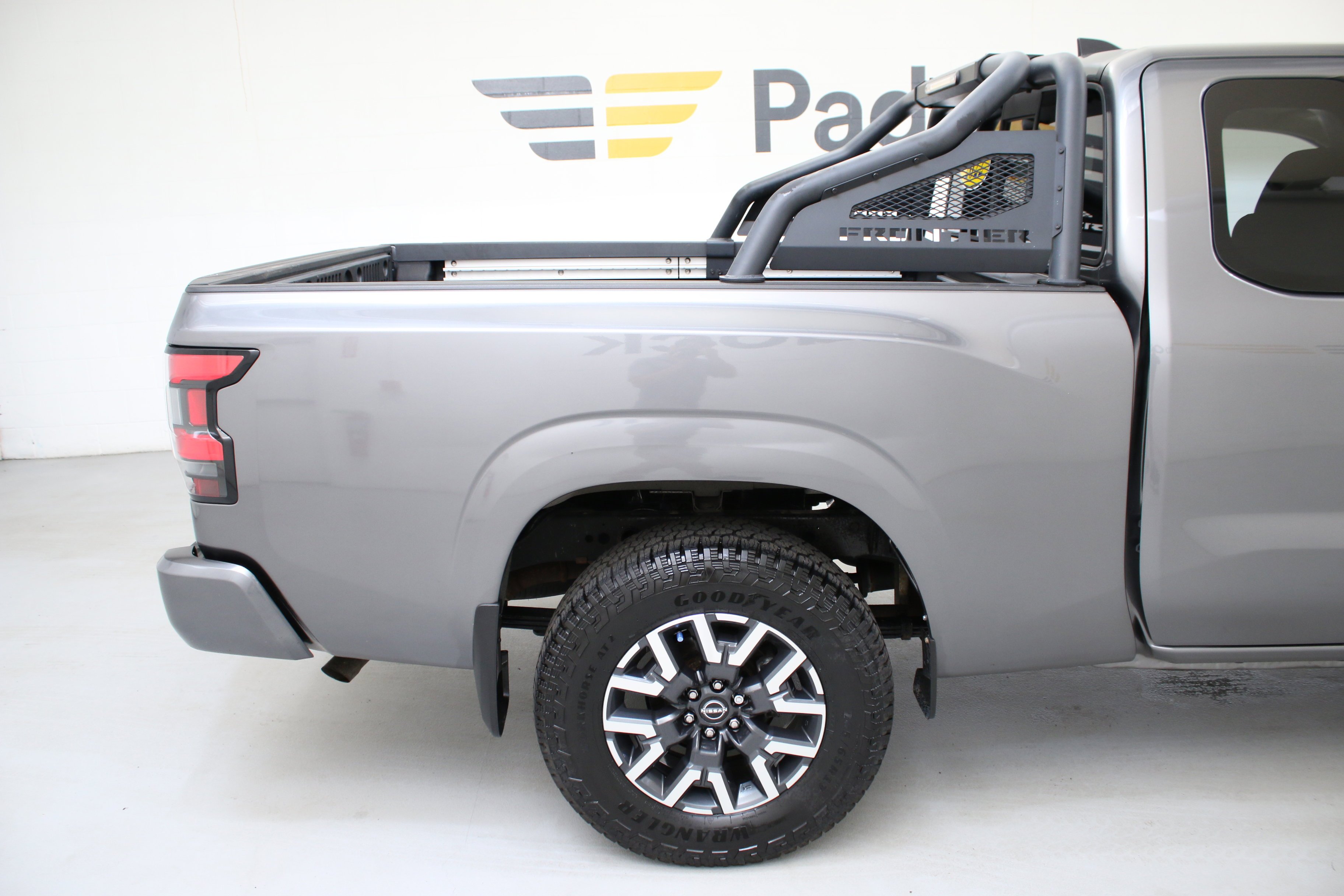 Used 2022 Gray Nissan King Cab SV 4x4 image 11