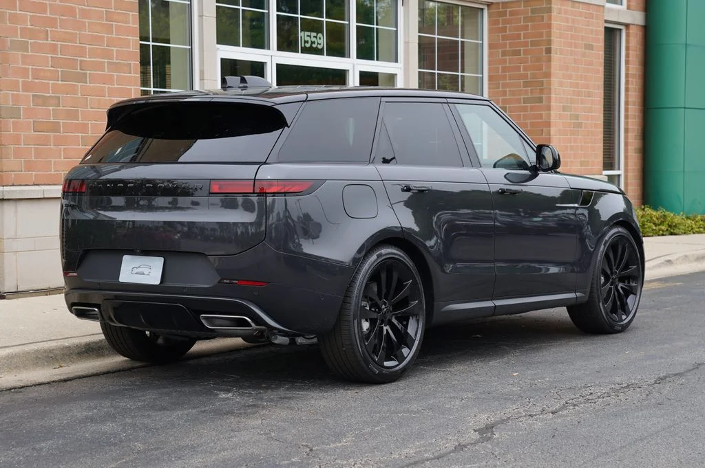 New 2026 Carpathian Grey Land Rover SE image 6