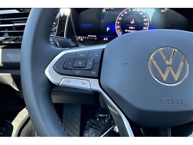 New 2026 Pure White Volkswagen 1.5T S image 9