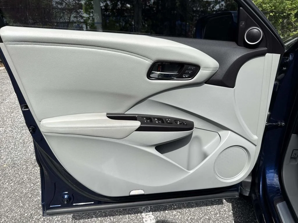 Used 2017  Acura  image 22