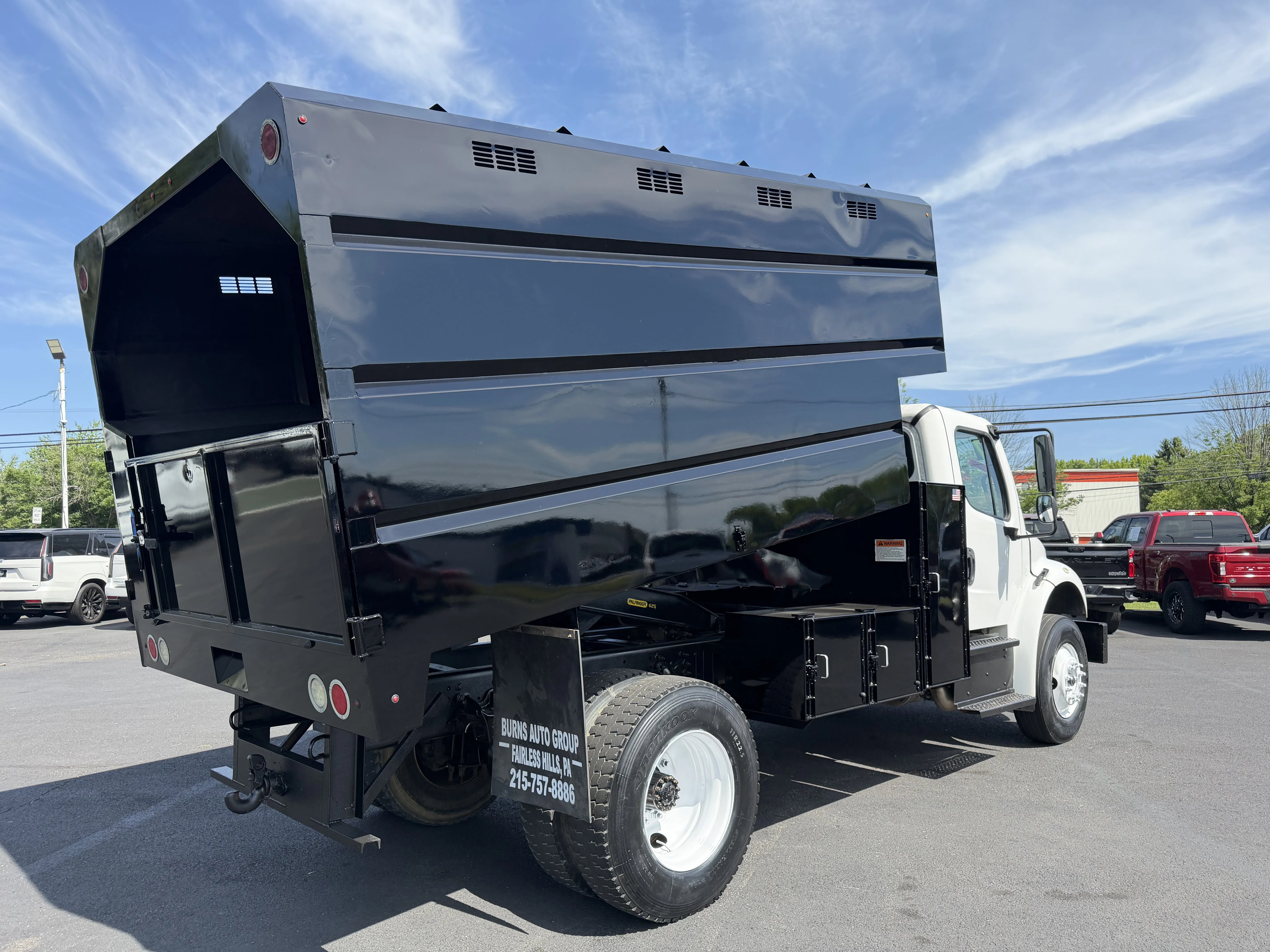 Used 2017 White FREIGHTLINER  image 4