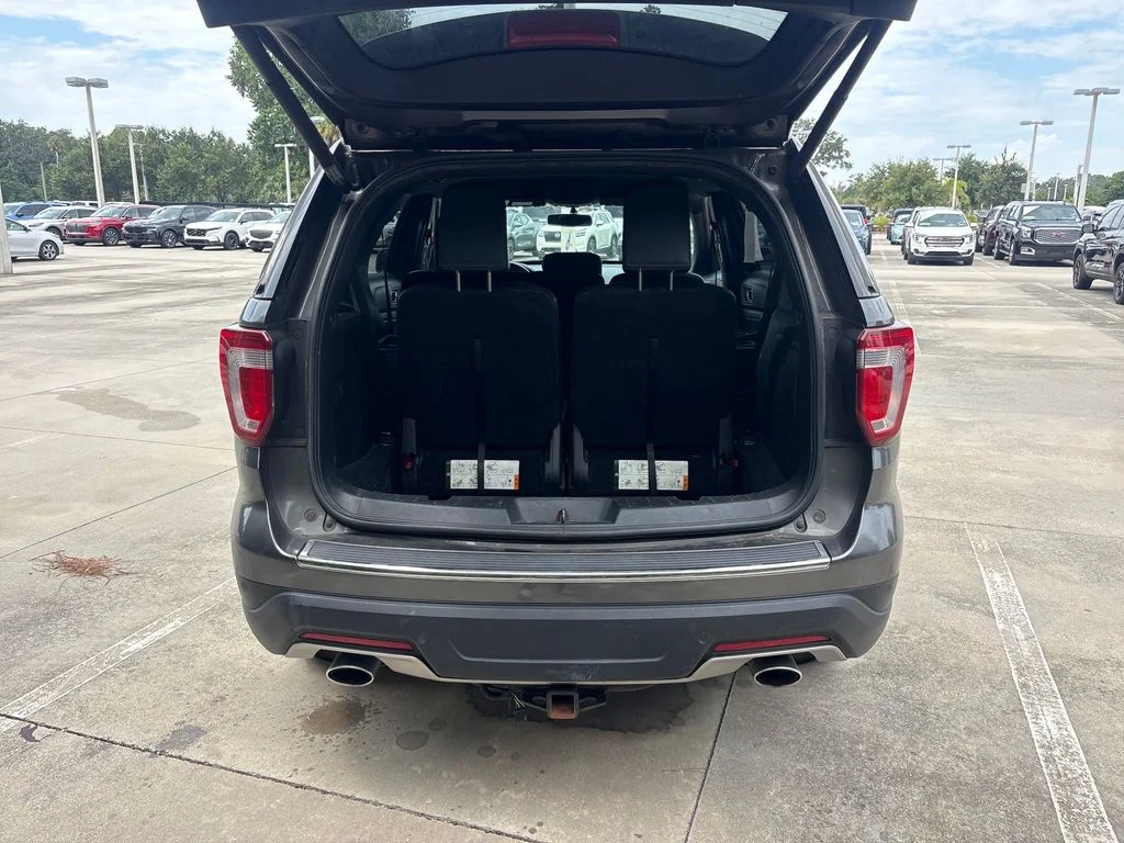 Certified Used 2018 Gray Ford XLT image 30