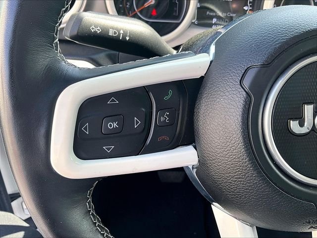 Used 2022 White Jeep Unlimited Sahara image 23