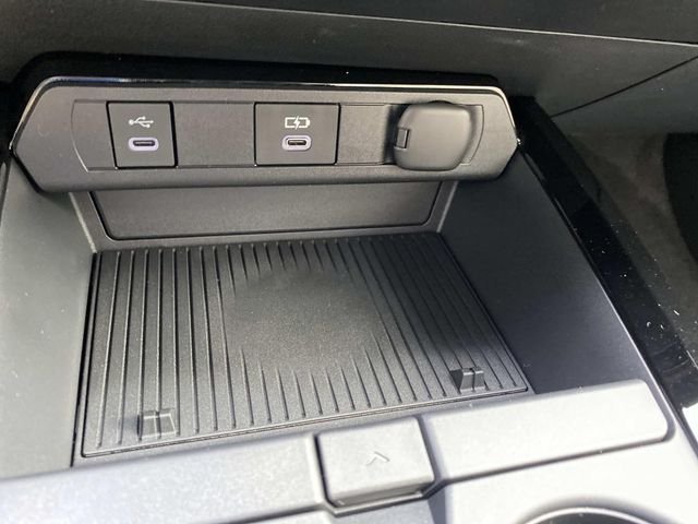 2026 Toyota Prius XLE - Photo 10