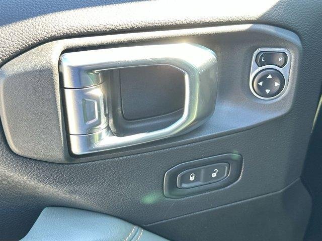 Used 2025 Black Jeep Mojave X image 13