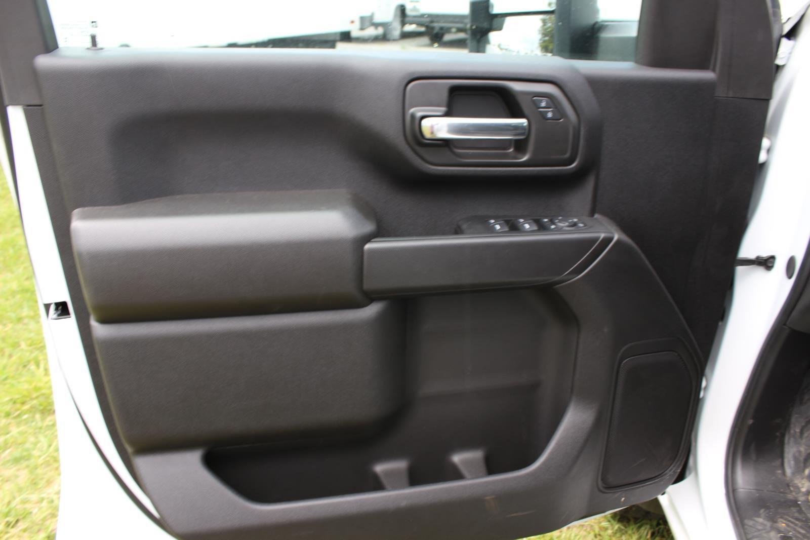 New 2025 Summit White GMC Pro image 17