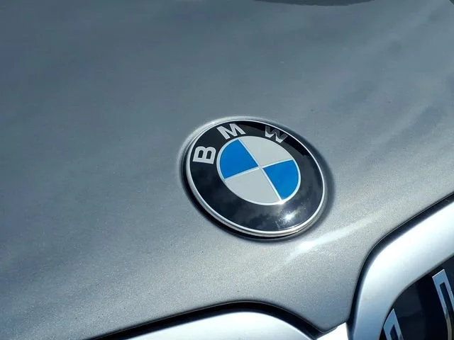 Used 2025  BMW xDrive40i image 27