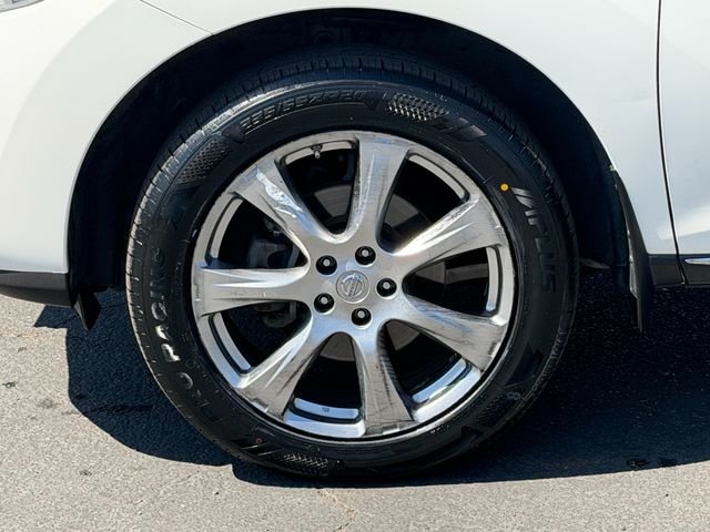 Used 2012 White Nissan LE image 12