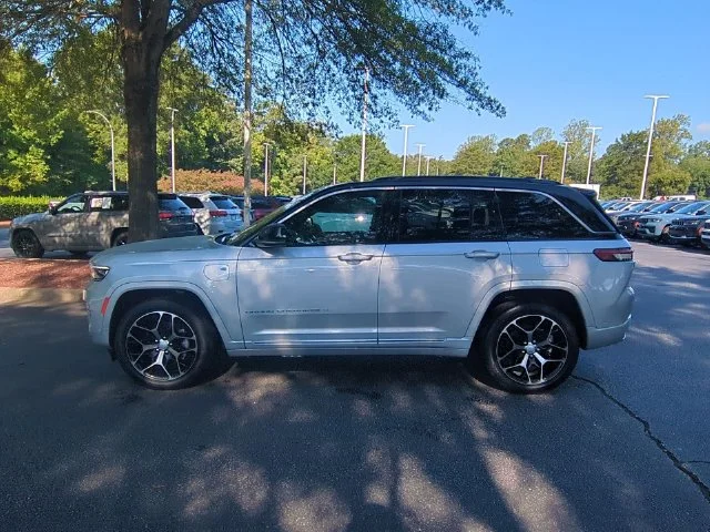 Used 2024 Silver Jeep Summit Reserve 4xe image 2