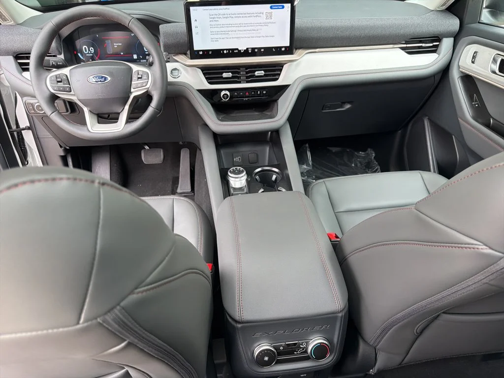 New 2026 Star White Metallic Tri-Coat Ford Active image 16