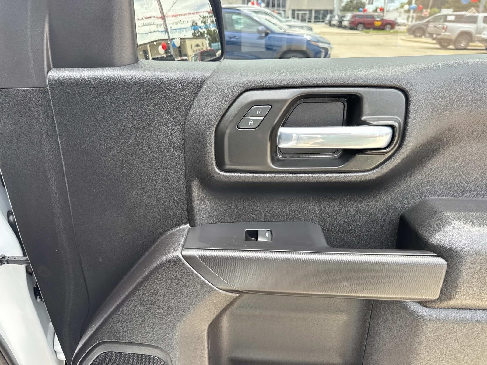 Used 2021 Summit White GMC  image 14