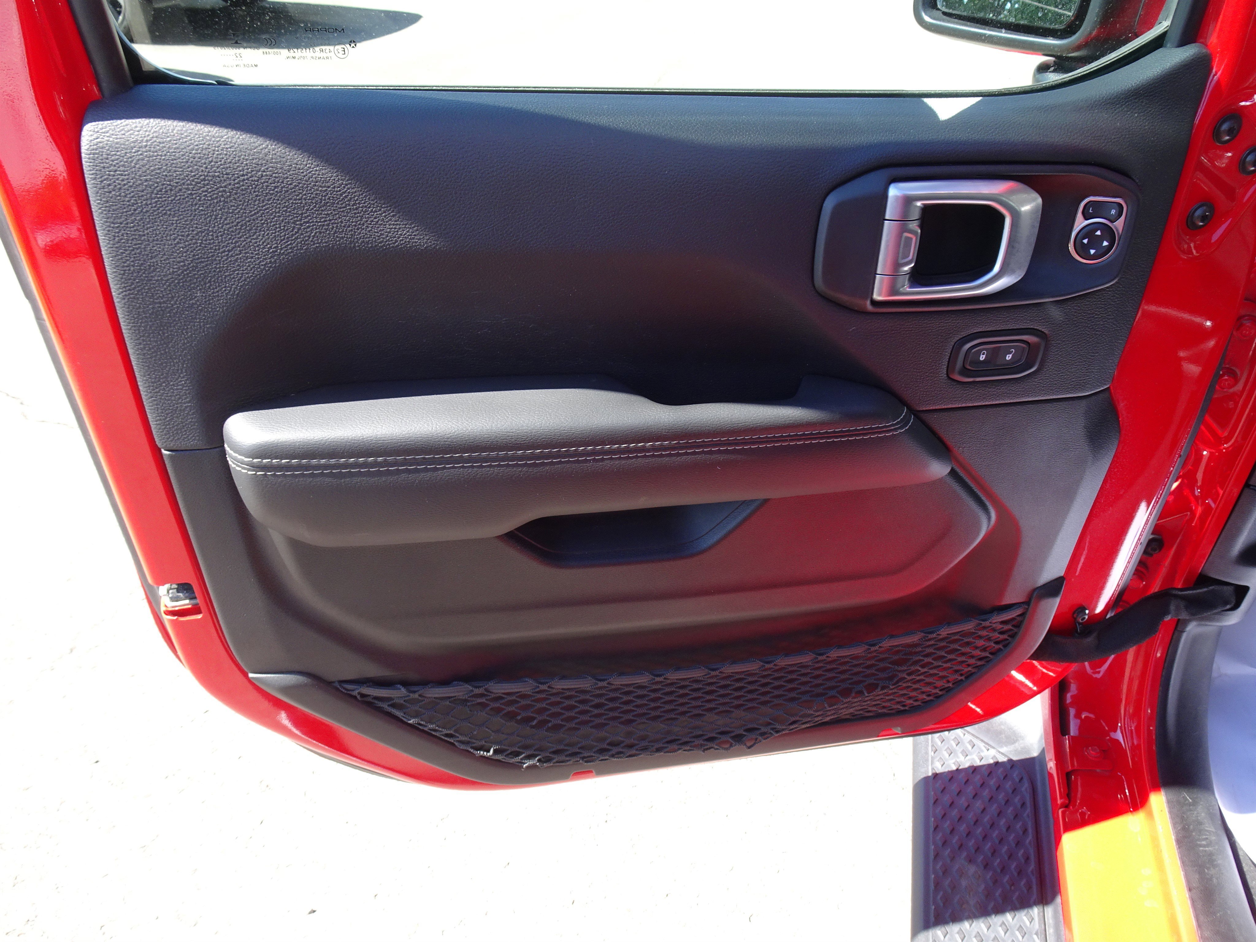 Used 2022 Firecracker Red Clearcoat Jeep Overland image 11