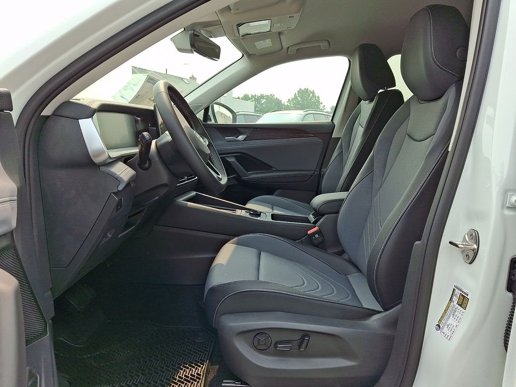 New 2026 White/off-white Volkswagen 2.0T SE image 7
