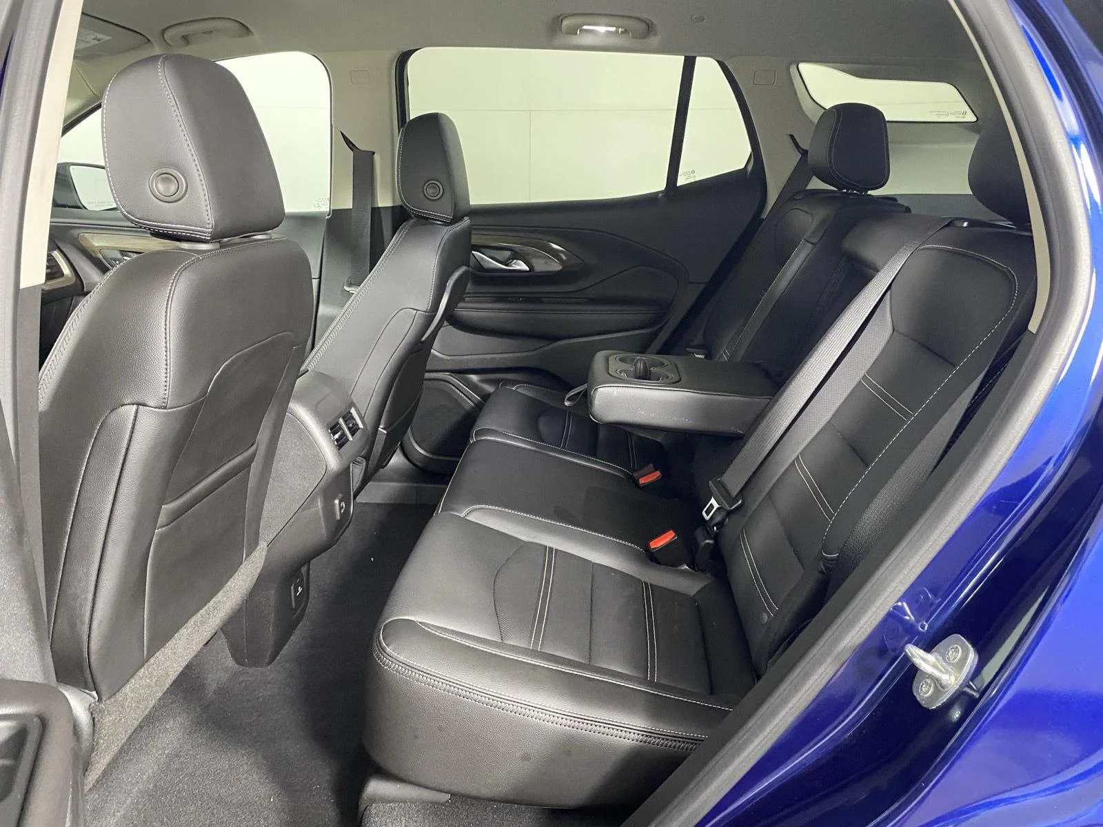 Used 2022 Marine Metallic GMC Denali image 25