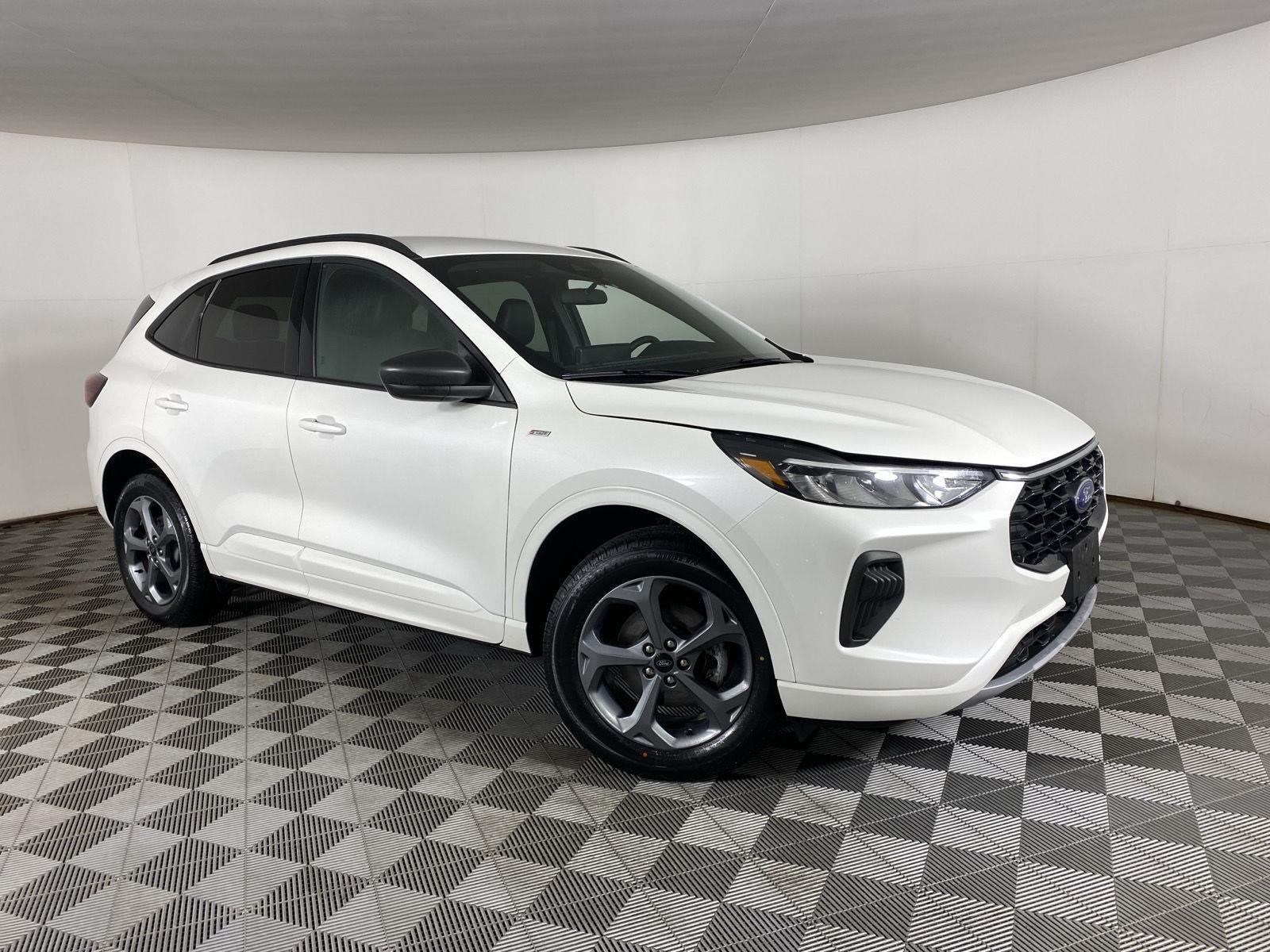 Used 2024 Star White Metallic Tri-Coat Ford ST-Line image 11