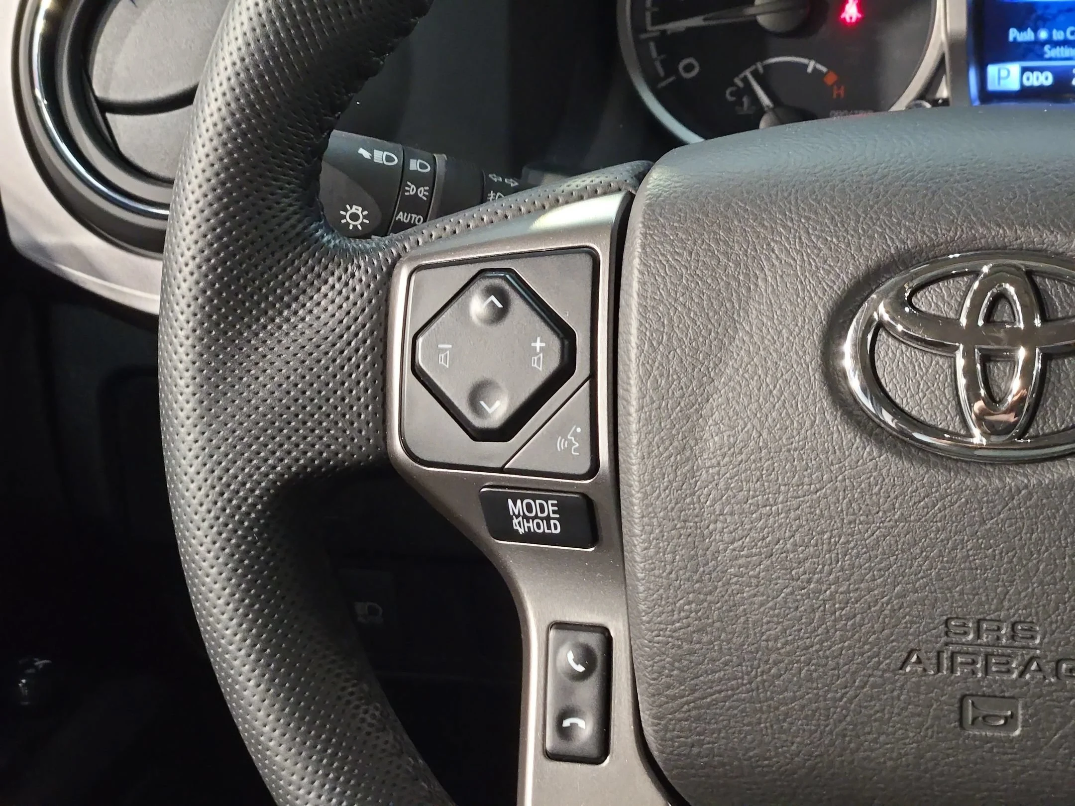 Used 2022 White Toyota SR5 image 26