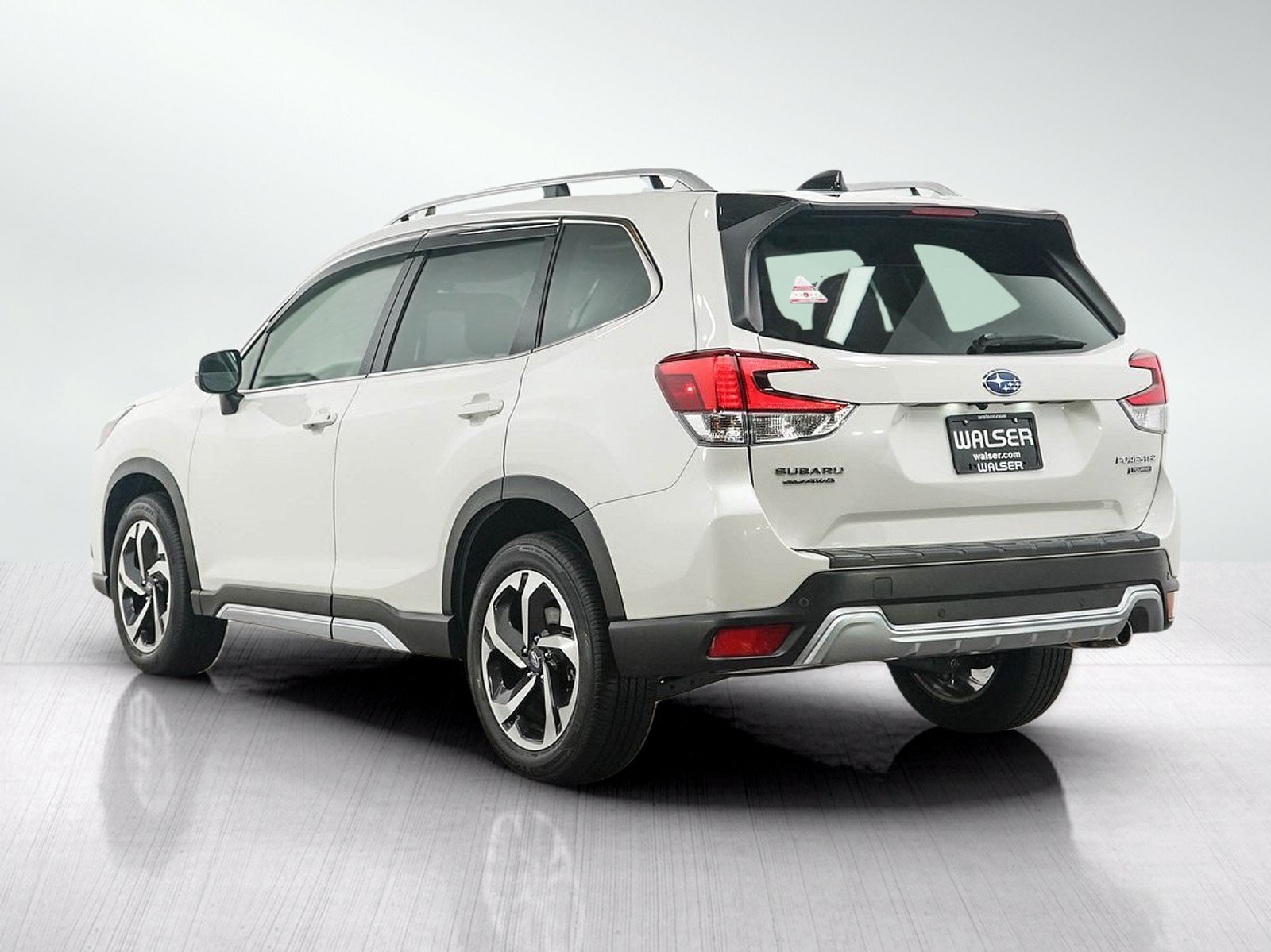 Used 2024 Crystal White Pearl Subaru Touring image 3
