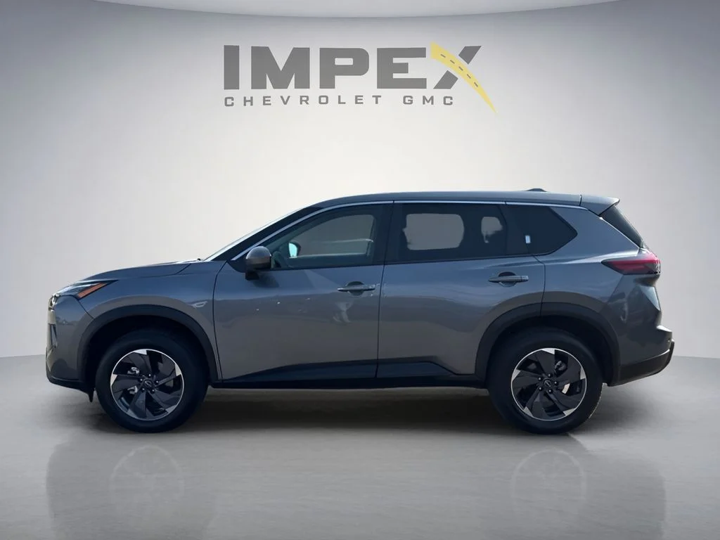 Used 2025 Gray Nissan SV image 2
