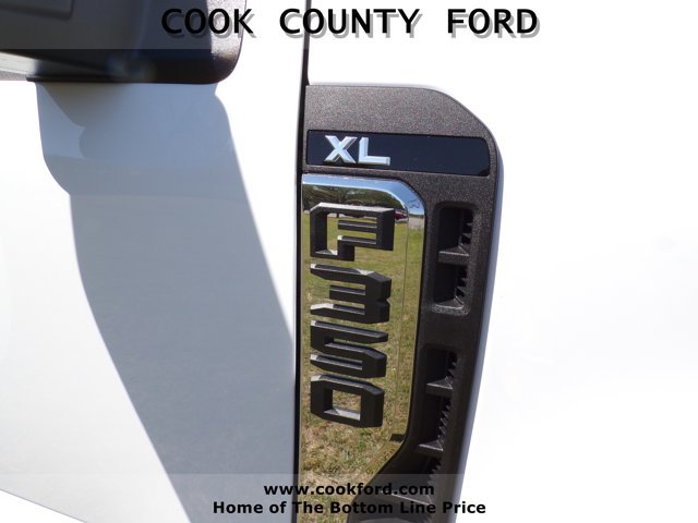New 2026 Oxford White Ford F-350® XL image 11