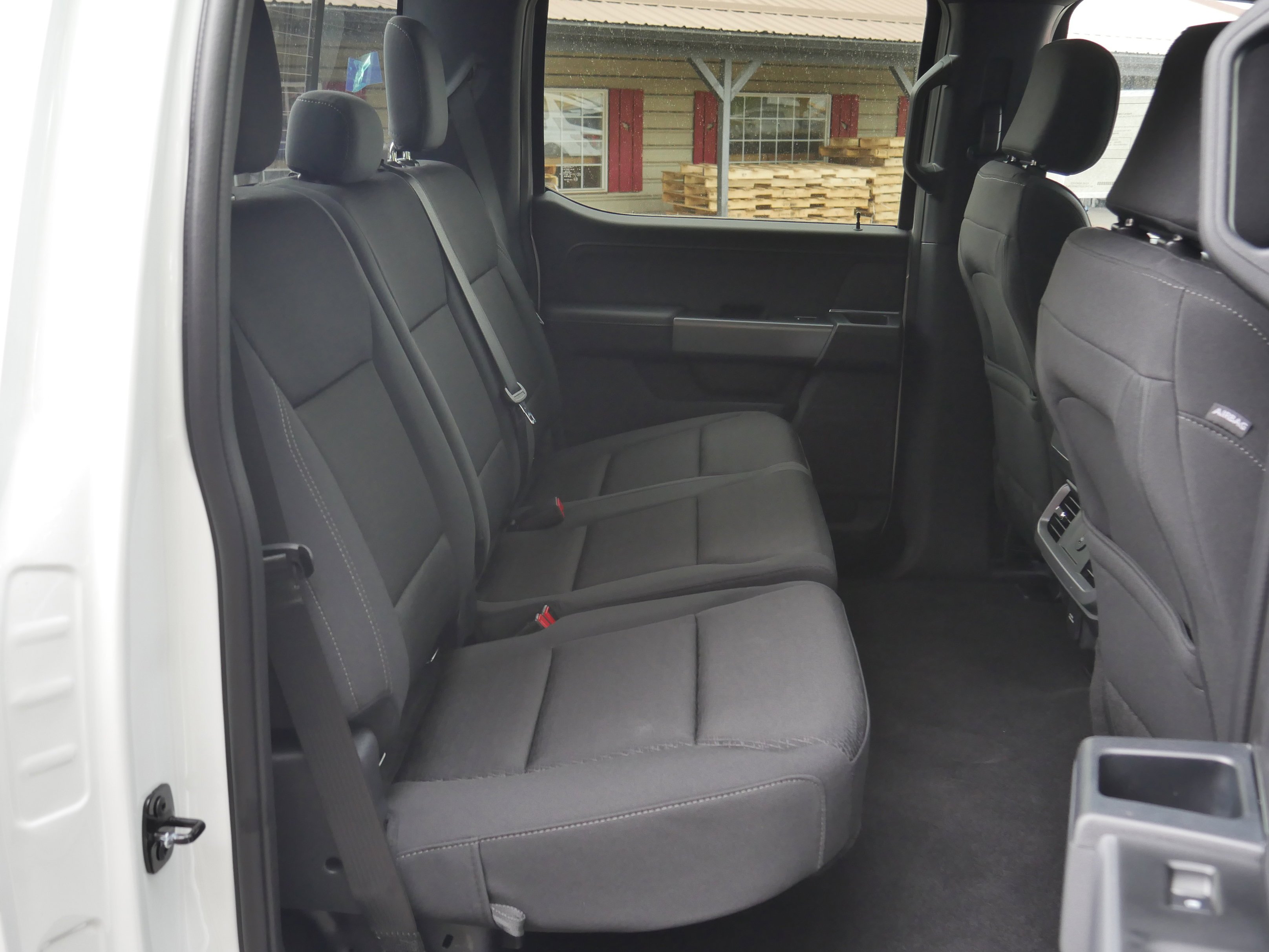 New 2026 Oxford White Ford XLT image 27