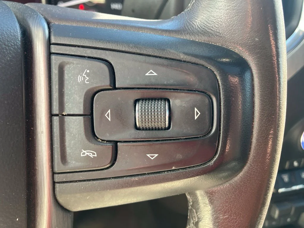 Used 2022 White GMC Denali image 13