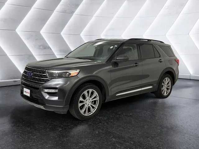 Used 2020 Gray Ford XLT image 3