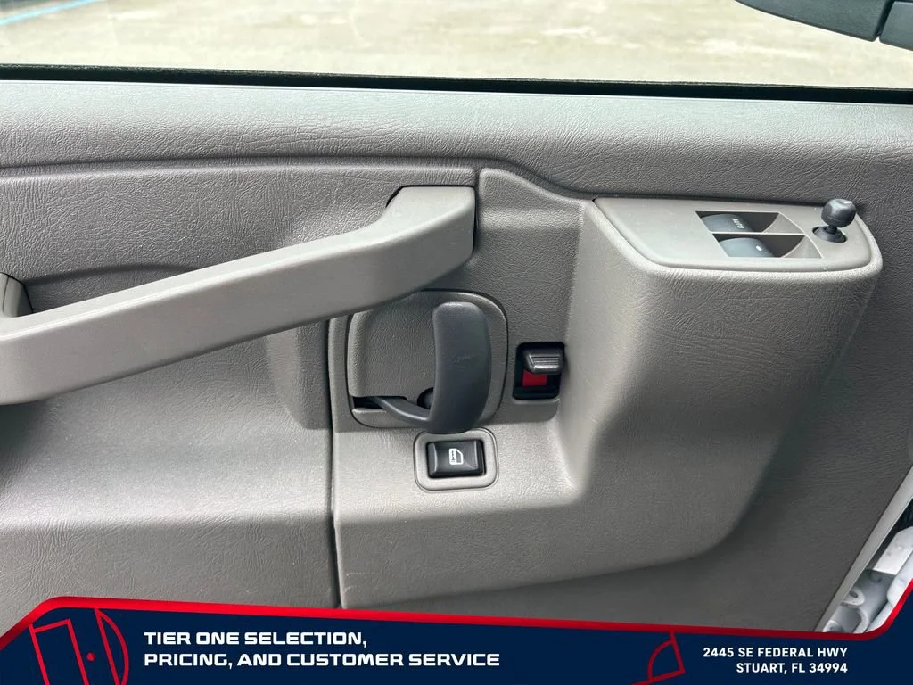 Used 2024 Summit White Chevrolet 1LT image 15