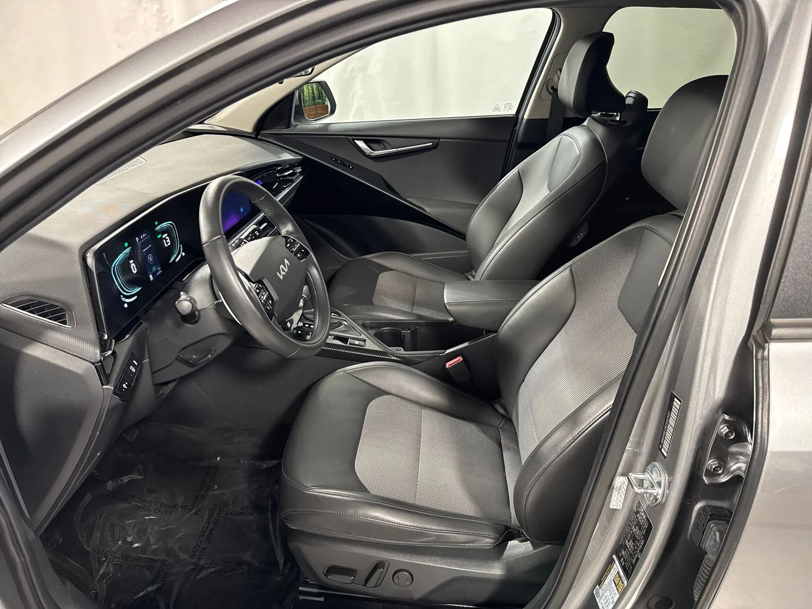 Used 2023 Gray Kia EX image 3
