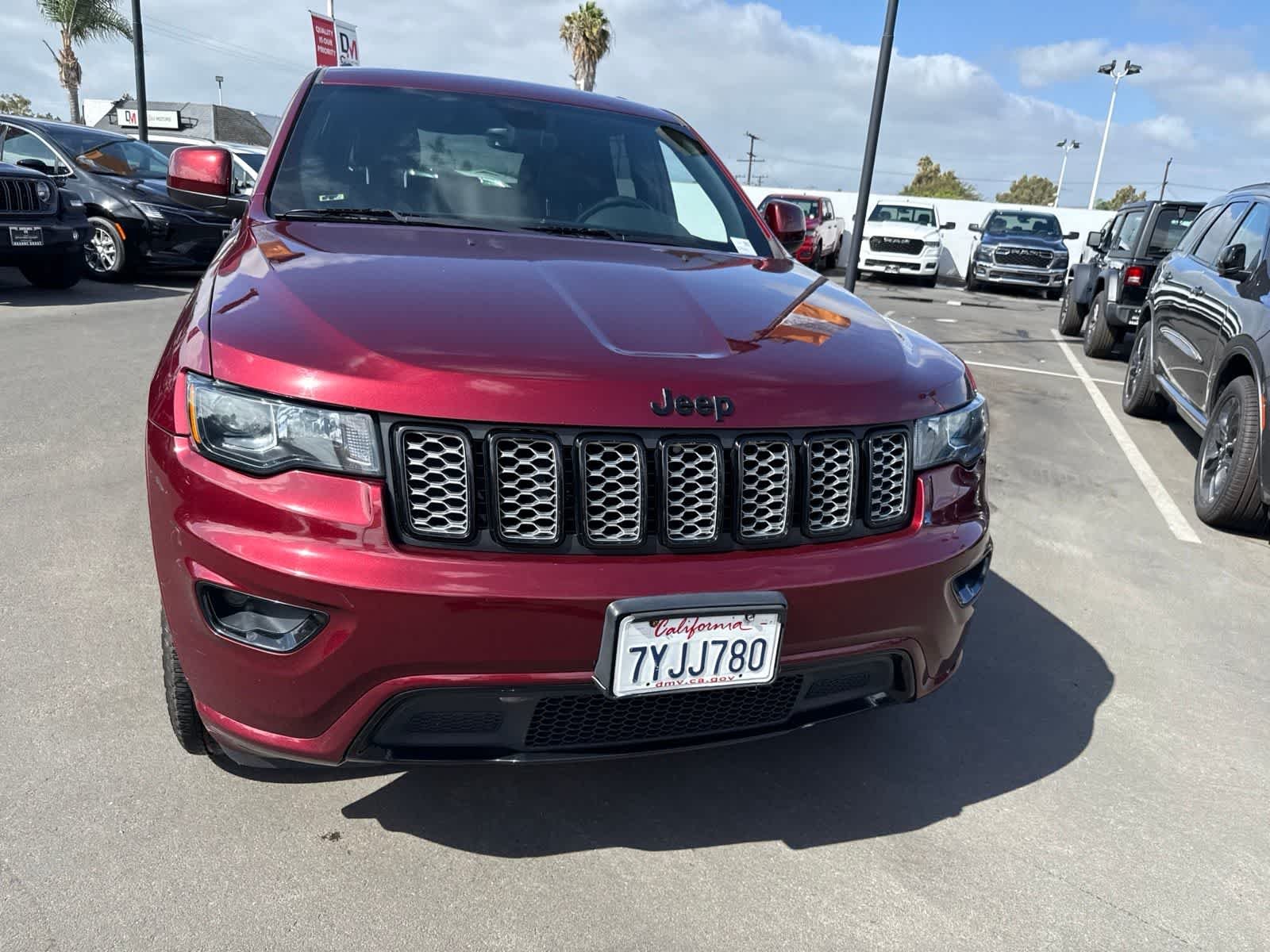 Used 2017 Velvet Red Pearlcoat Jeep Altitude image 5