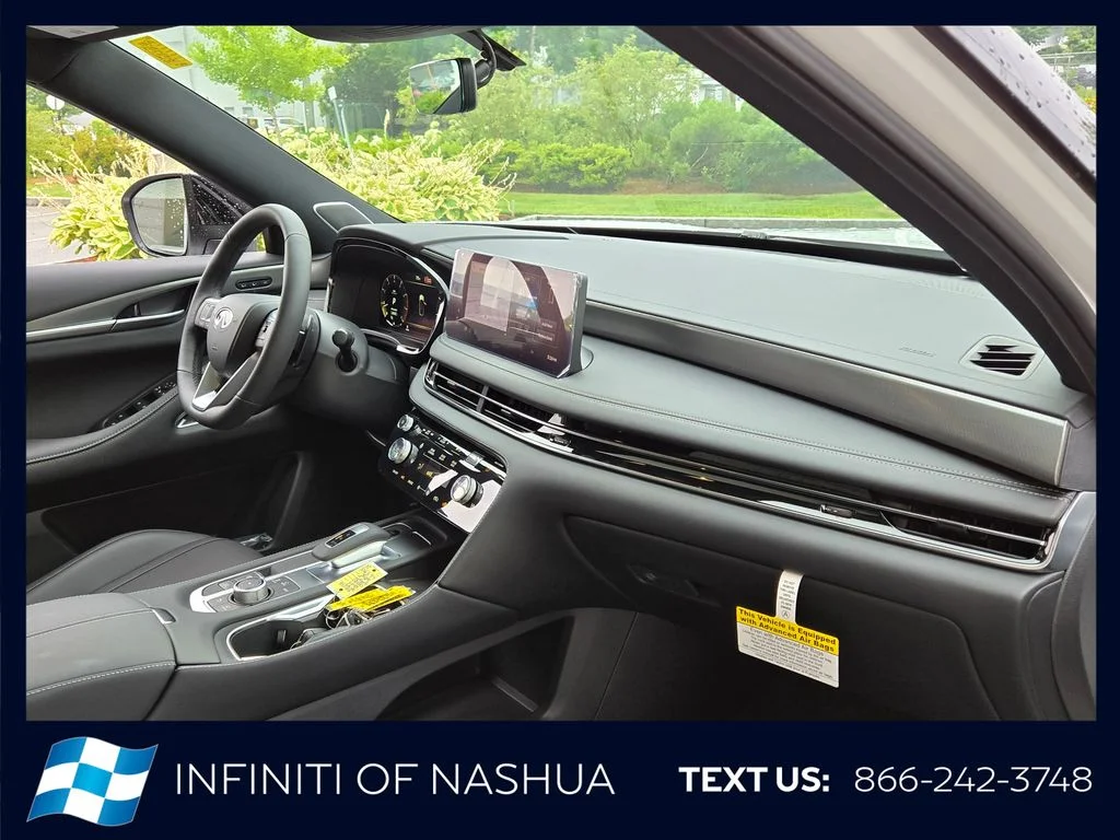 New 2027 2T RAD WHT INFINITI Sport AWD image 17