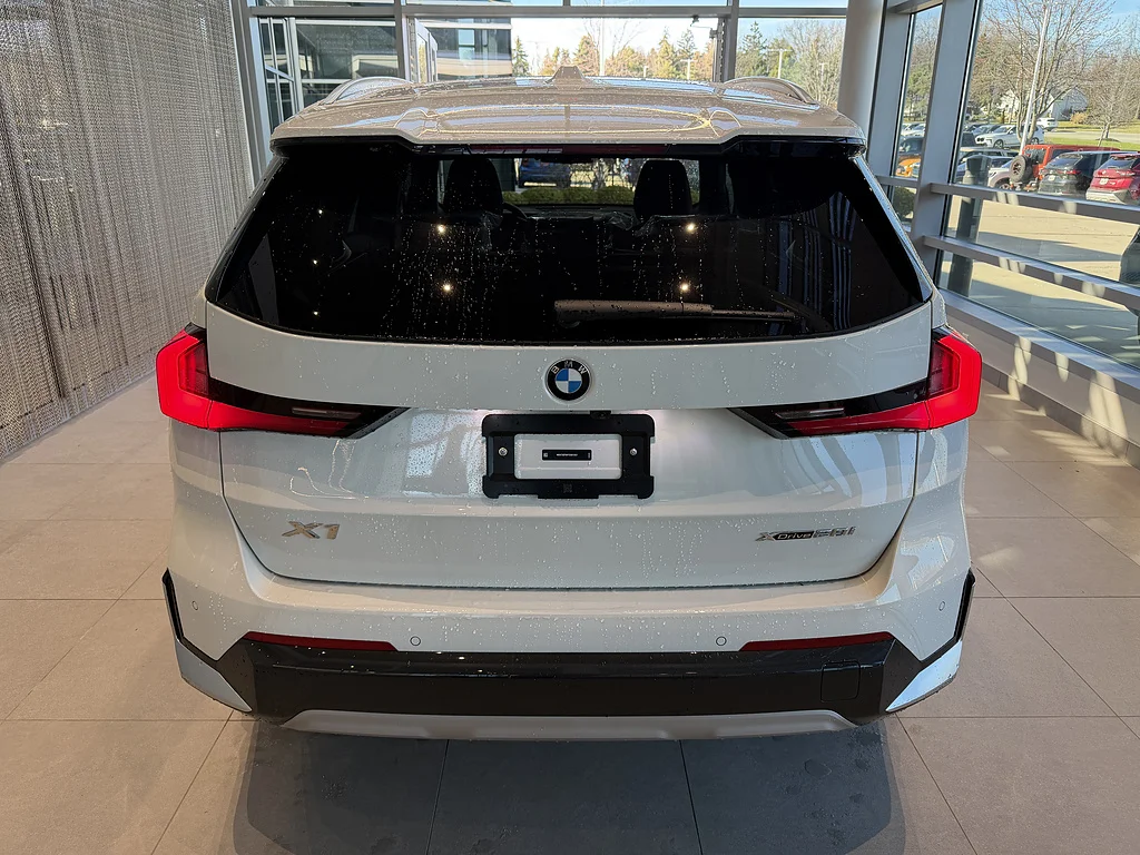 New 2026 Alpine White BMW xDrive28i image 5