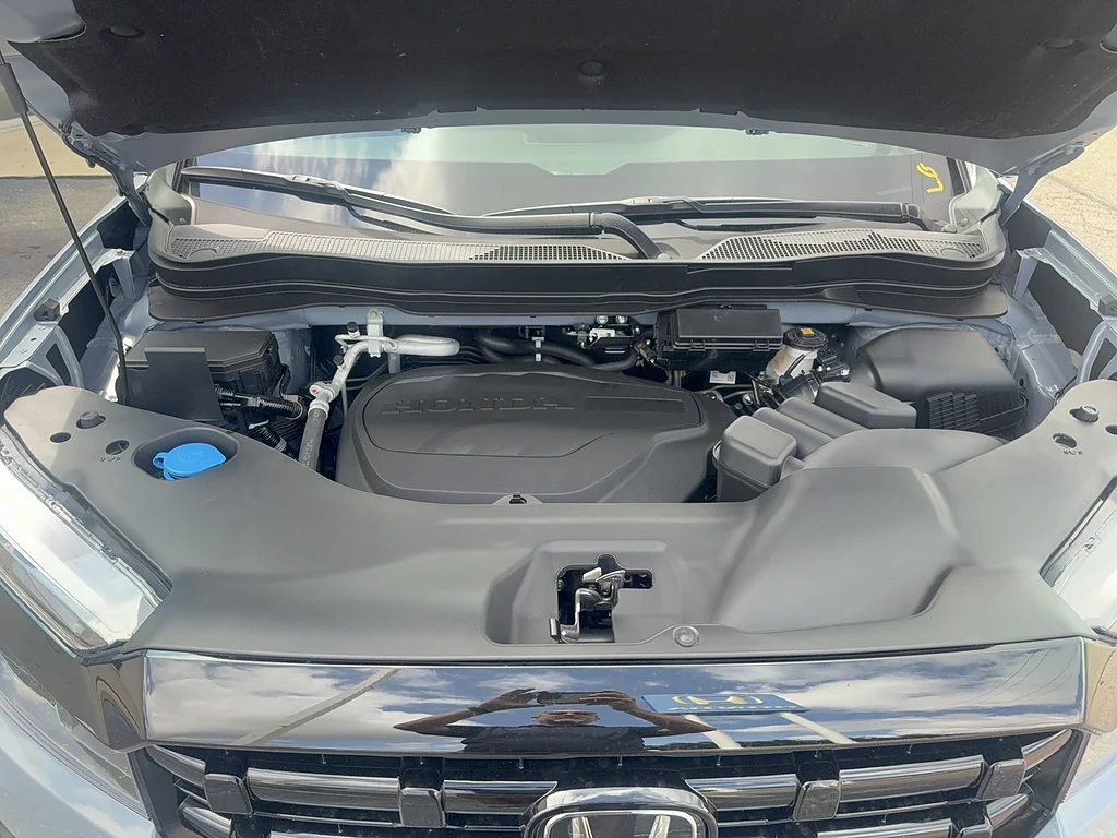 New 2026 Sonic Gray Pearl Honda Black Edition image 16