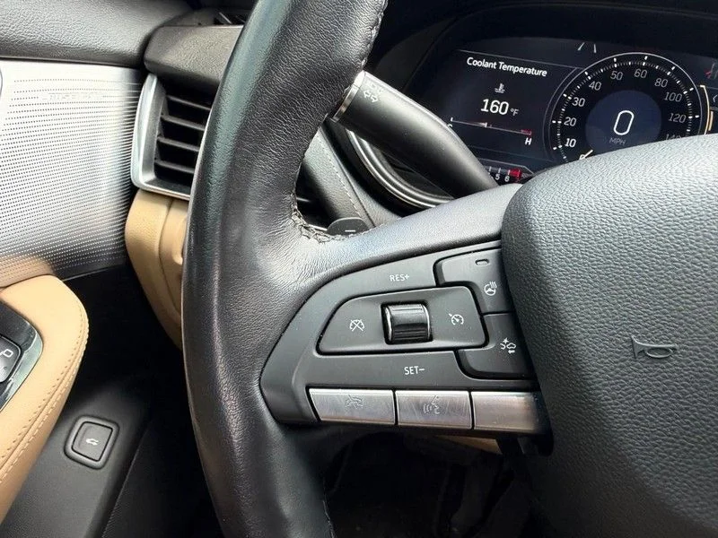 Used 2022 White Cadillac Premium Luxury image 11