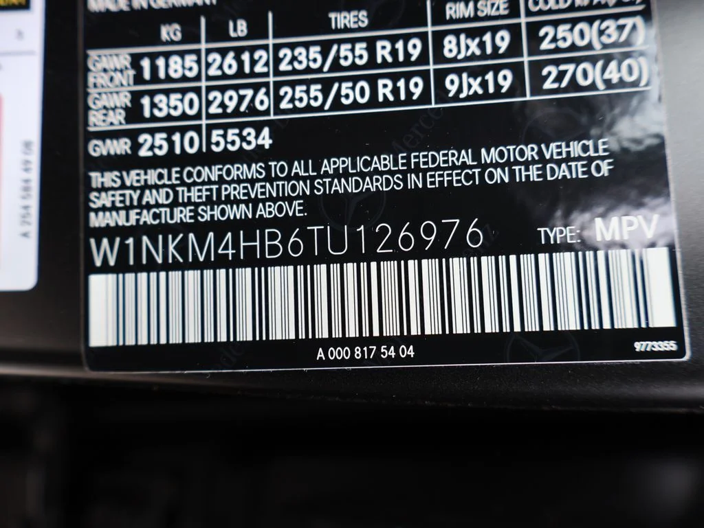 New 2026 MANUFAKTUR Graphite Gray Magno Mercedes-Benz GLC 300 image 42