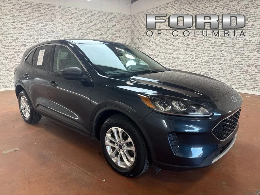 Used 2022 Blue Ford SE image 1