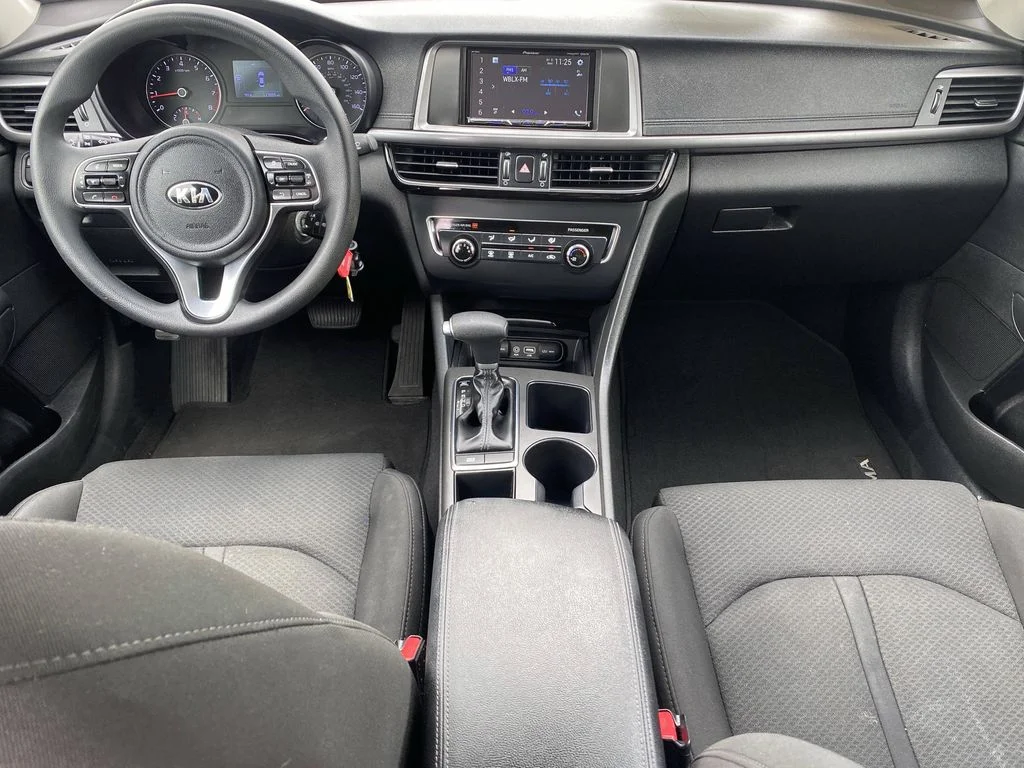 Used 2017 Sparkling Silver Kia LX image 13