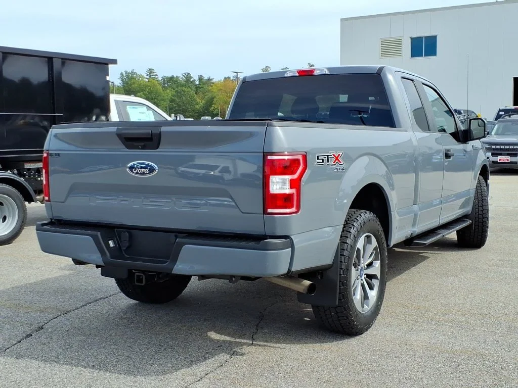 Used 2020 Black Ford XL image 3