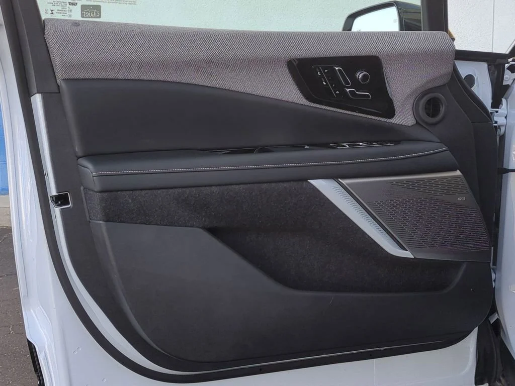 2026 Cadillac OPTIQ Luxury - Photo 23