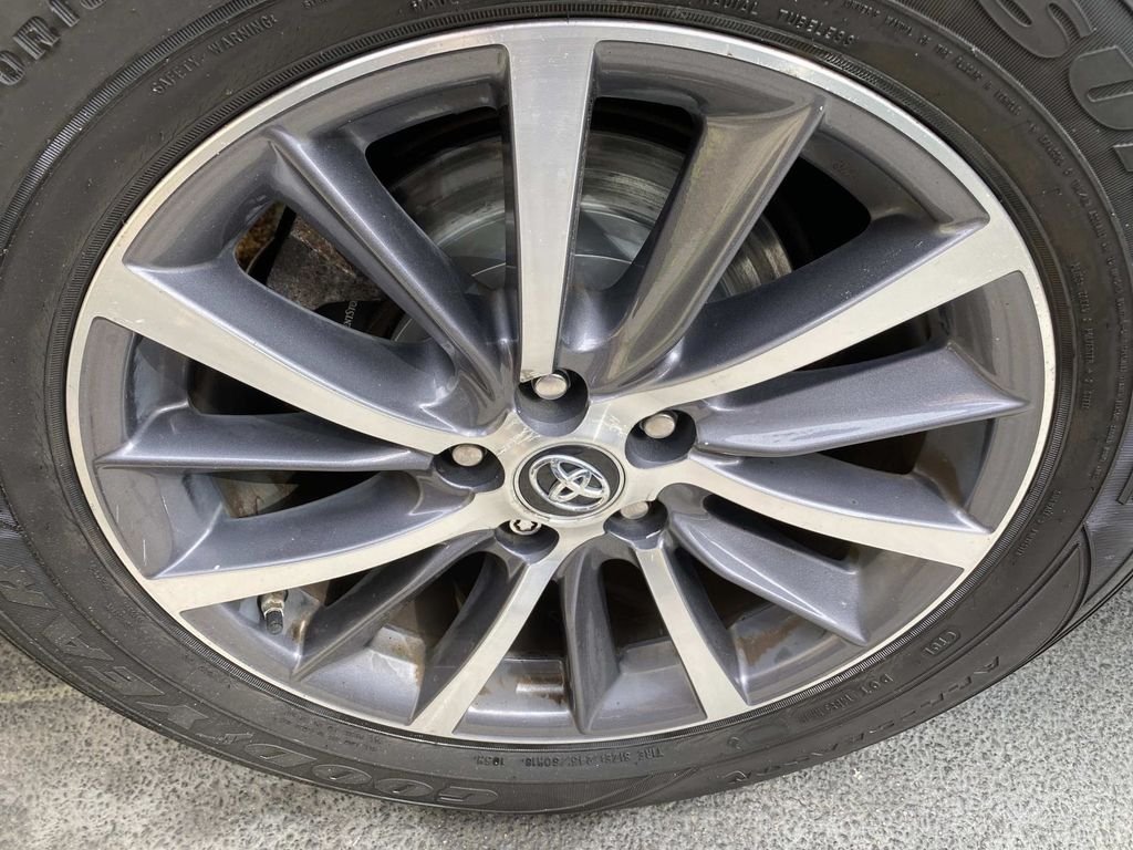 Used 2017 White Toyota XLE image 28