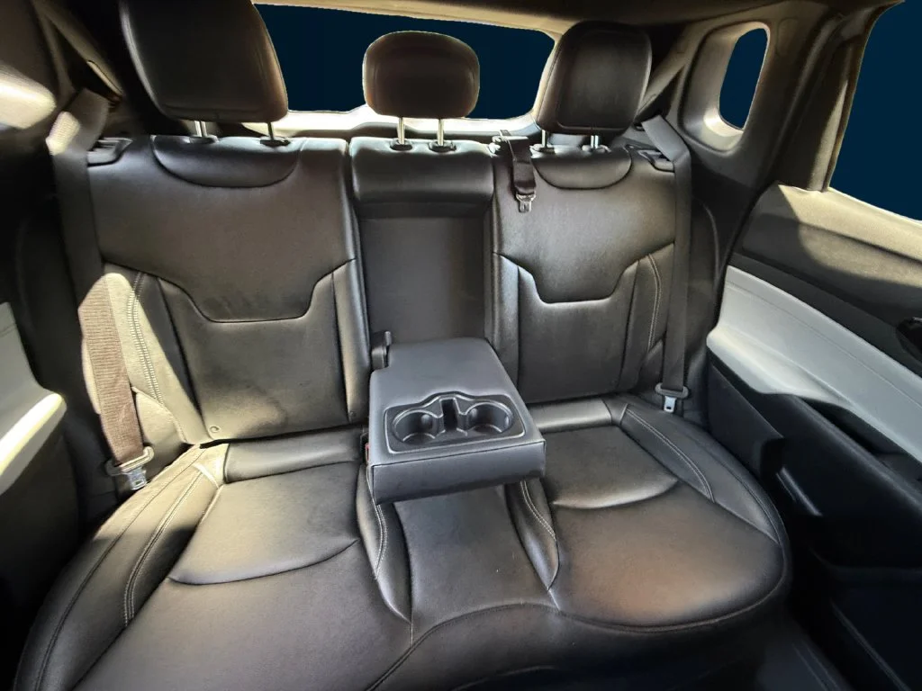 Used 2025 Silver Jeep Limited image 18