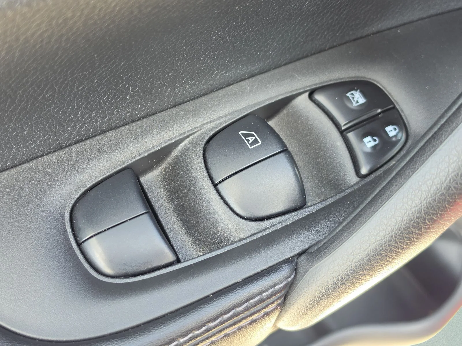 Used 2022 Red Nissan SV image 20
