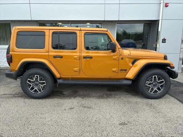 New 2026 Goldilocks Exterior Paint Jeep Sahara image 7