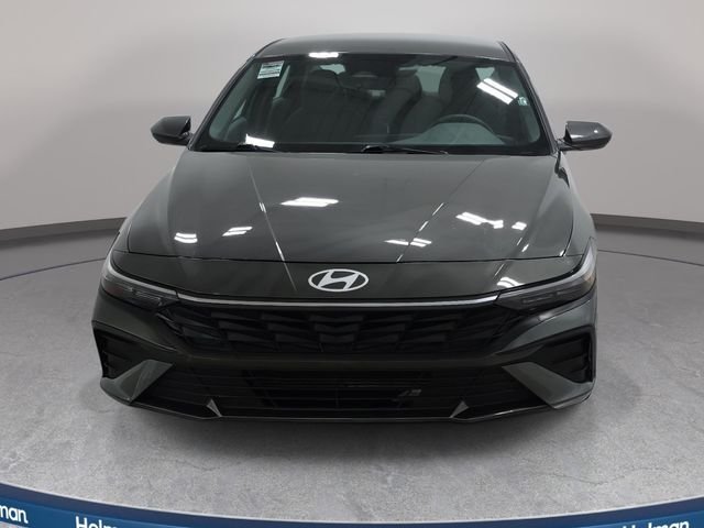 Used 2024 Gray Hyundai SEL image 3