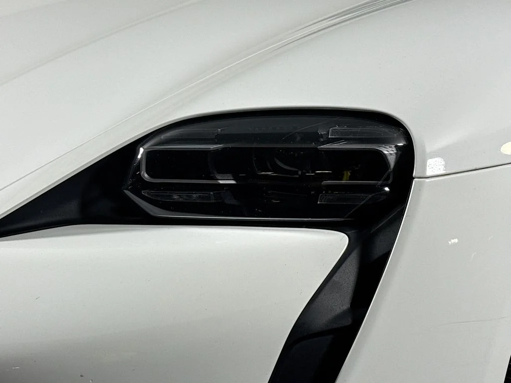 Used 2022 White Porsche  image 24